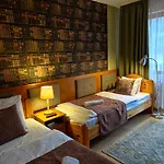 Sólyomvár-lak Panzió 3*