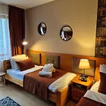 Sólyomvár-lak 3* Komlóska