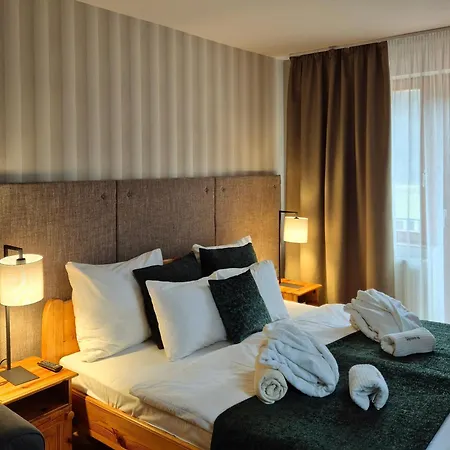 Sólyomvár-lak Bed and breakfast 3*