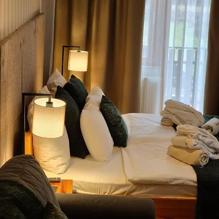 Sólyomvár-lak Bed and breakfast Komloska