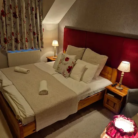 Bed and breakfast Sólyomvár-lak Komloska