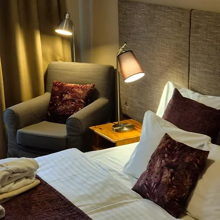 Sólyomvár-lak Bed and breakfast