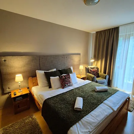 Sólyomvár-lak Bed and breakfast Komloska