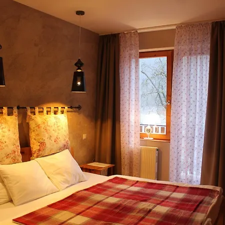 Sólyomvár-lak Bed and breakfast 3*