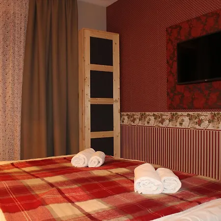 Bed and breakfast Sólyomvár-lak 3*