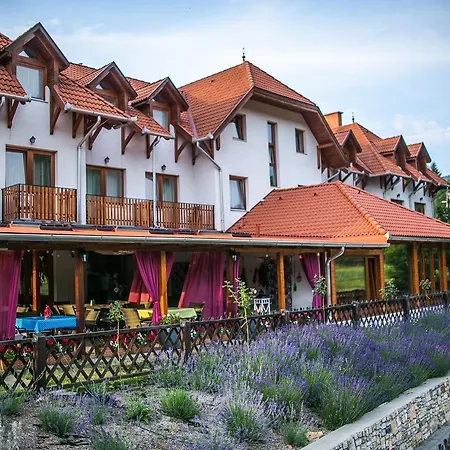 Solyomvar-lak B&B