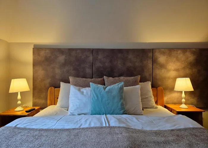 Solyomvar-lak Bed & Breakfast Komloska